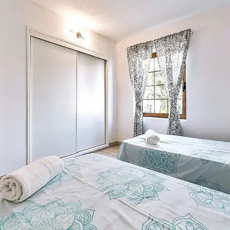 Las Americas Two Bedroom 2 Minutes To The Beach Διαμέρισμα *